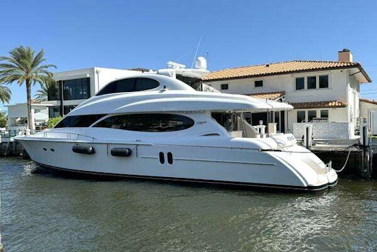 Lazzara Yachts 80 Skylounge Yacht For Sale