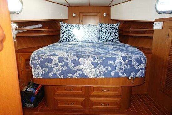 Mariner 35 Flybridge Sedan Yacht For Sale