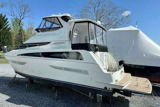 Carver 43 Motor Yacht Yacht For Sale