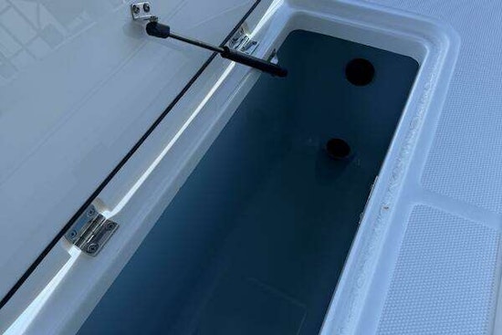 Boston Whaler  Yacht For Sale
