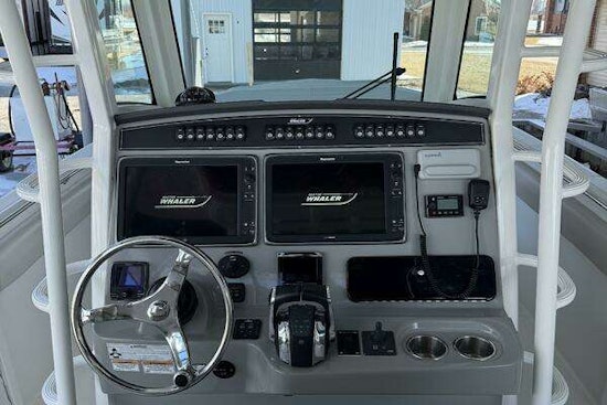 Boston Whaler  Yacht For Sale