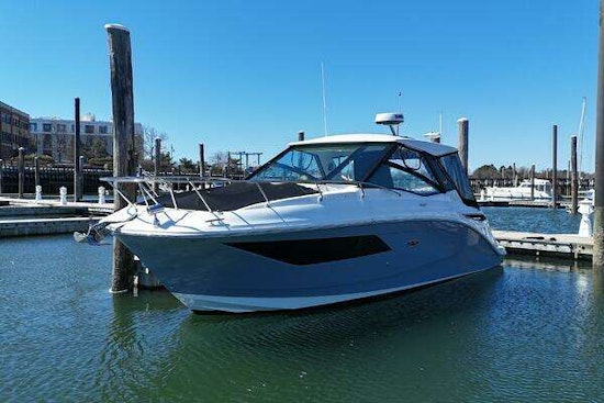 Sea Ray 320 COUPE Yacht For Sale