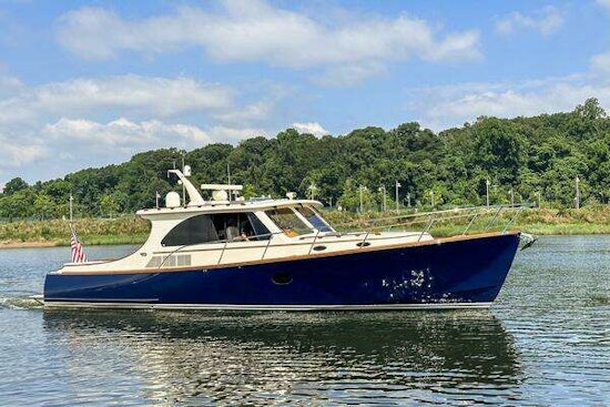 Hinckley Talaria 43 Yacht For Sale