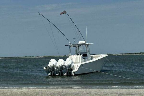 Front Runner 33 CC Yacht For Sale
