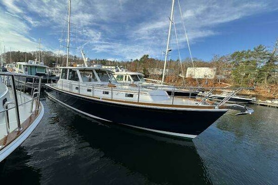 Grand Banks 49 Eastbay HX Yacht For Sale