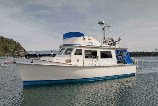 Cheoy Lee 35 Sedan Trawler Yacht For Sale