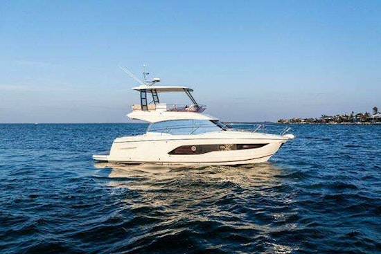 Prestige 420 Flybridge Yacht For Sale