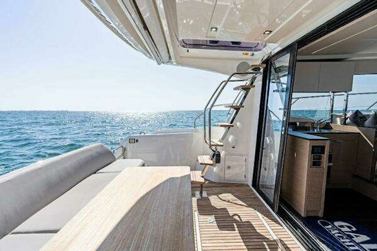 Prestige 420 Flybridge Yacht For Sale