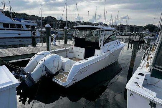 Boston Whaler 315 Conquest Yacht For Sale