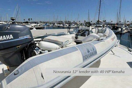 Hatteras 55 Convertible Yacht For Sale