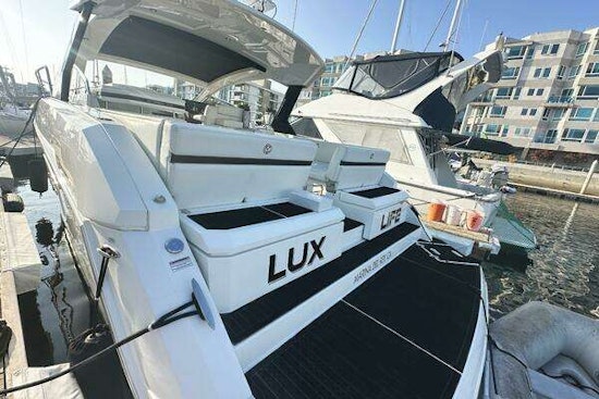 Cruisers Yachts 390 Express Coupe Yacht For Sale