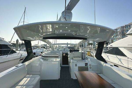 Cruisers Yachts 390 Express Coupe Yacht For Sale