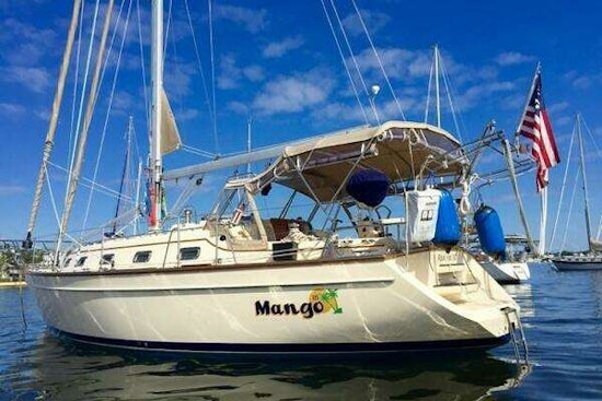 Island Packet 370 Yacht For Sale