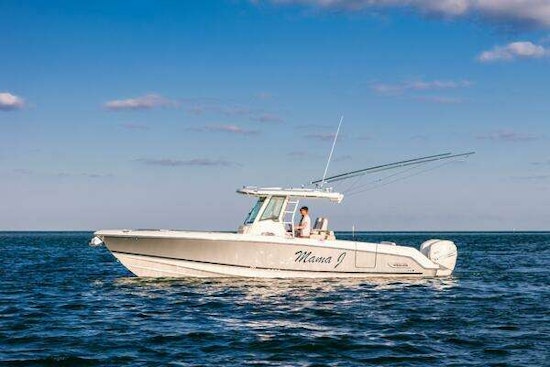 Boston Whaler 330 Outrage Yacht For Sale