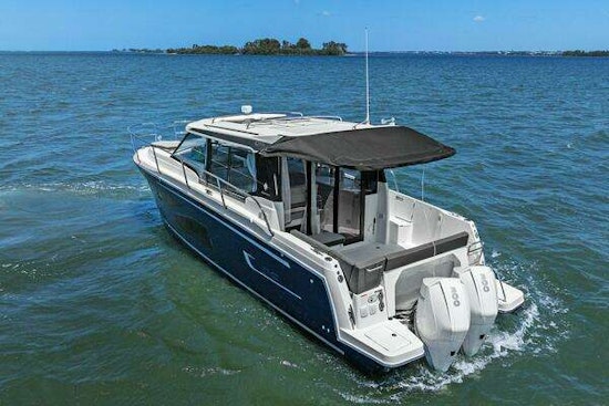Jeanneau NC 1095 Yacht For Sale