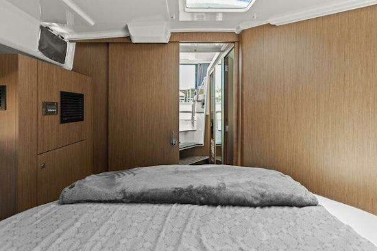 Jeanneau NC 1095 Fly Yacht For Sale
