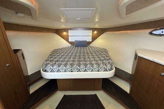 Tiara Yachts 3100 Coronet Yacht For Sale