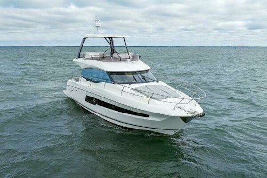 Prestige 460 Flybridge Yacht For Sale