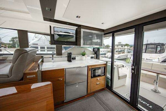 Tiara Yachts 44 Coupe Yacht For Sale