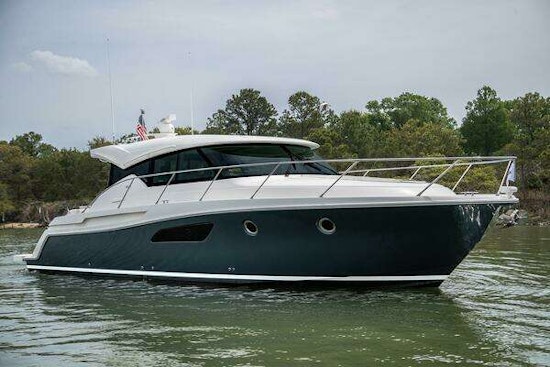 Tiara Yachts 44 Coupe Yacht For Sale