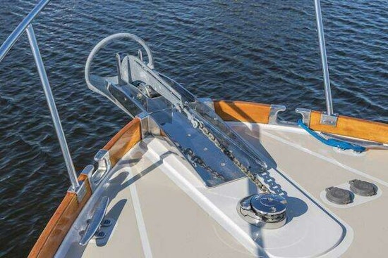 Grand Banks 38 Eastbay EX Yacht For Sale