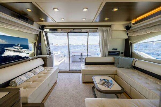 Azimut 64 Flybridge Yacht For Sale