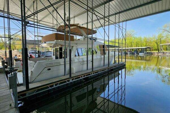 Navigator 5300 Yacht For Sale