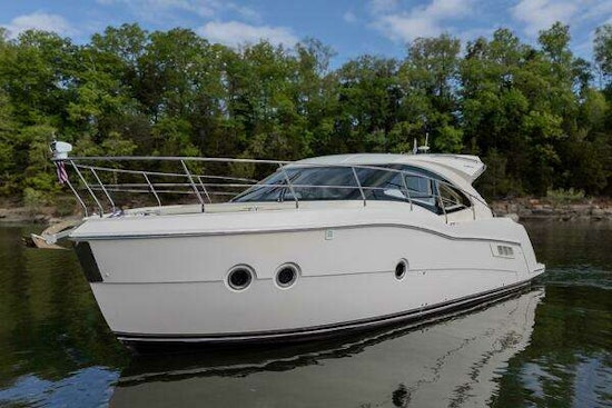 Carver C37 Yacht For Sale