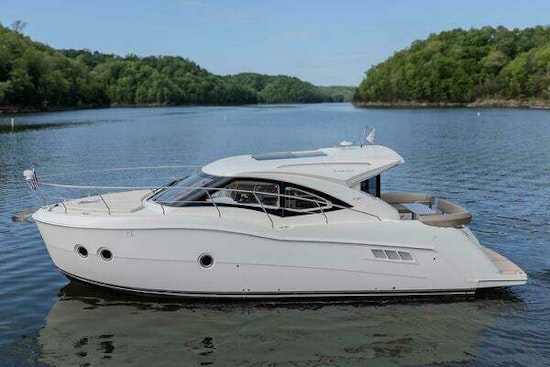 Carver C37 Yacht For Sale