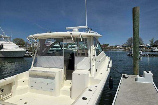 Pursuit 345 Offshore Yacht For Sale