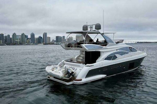 Azimut 60 Flybridge Yacht For Sale
