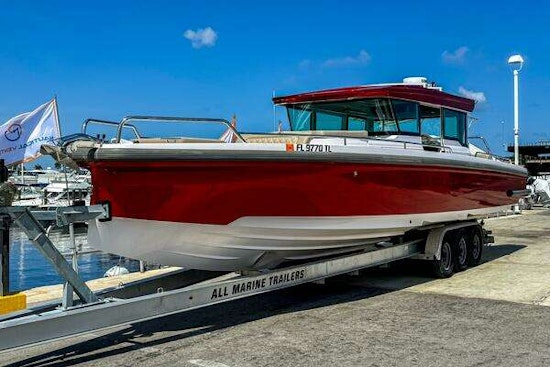 Axopar 37XC CROSS CABIN Yacht For Sale