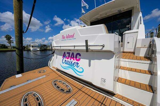 Cruisers Cantius Yacht For Sale