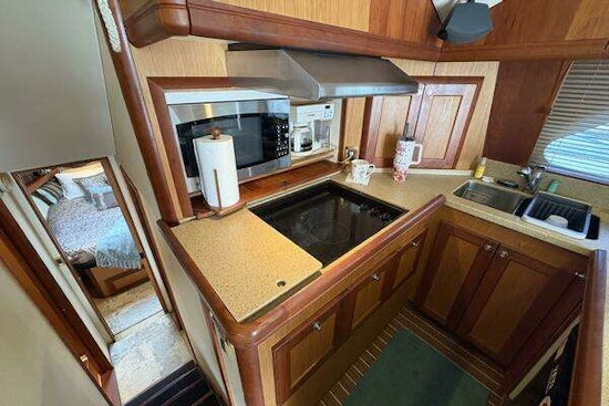 Luhrs 41 Convertible Yacht For Sale