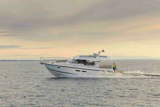 Nimbus 365 Coupe Yacht For Sale