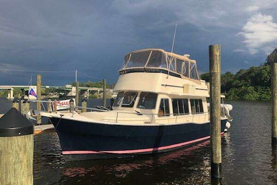 Mainship 400 Trawler Yacht For Sale