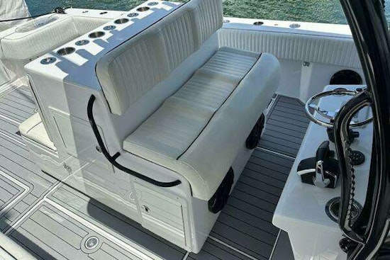 SeaHunter 39 Center Console Yacht For Sale