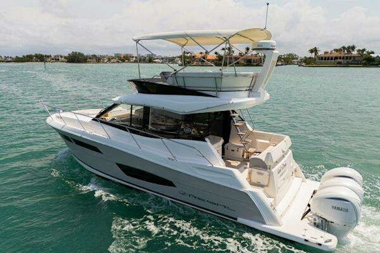 Regal 38 FXO Yacht For Sale