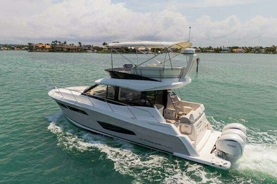 Regal 38 FXO Yacht For Sale