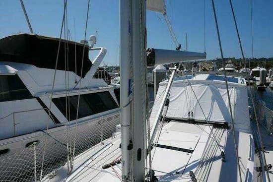 Catalina 425 Yacht For Sale