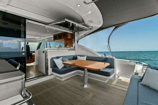 Riviera 5400 Sport Yacht Yacht For Sale