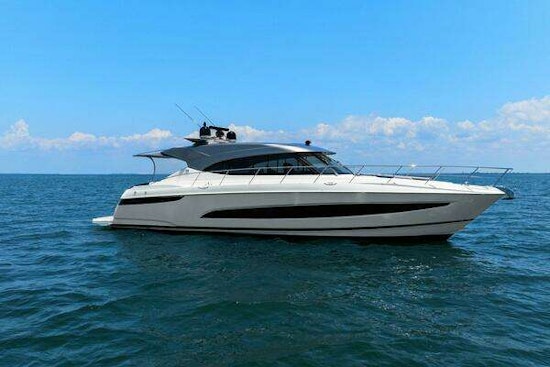 Riviera 5400 Sport Yacht Yacht For Sale