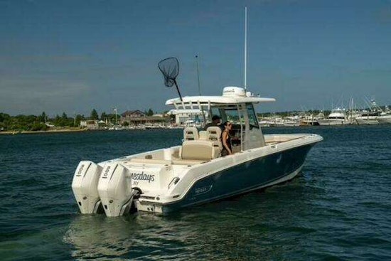 Boston Whaler 330 Outrage Yacht For Sale