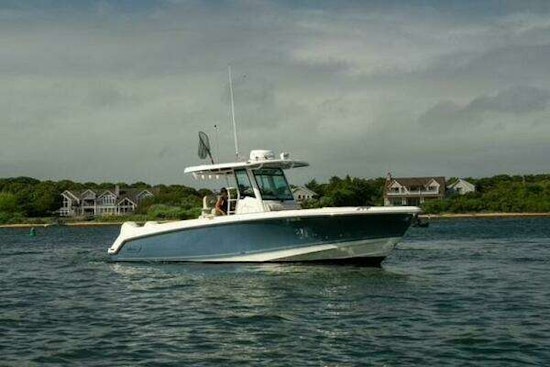 Boston Whaler 330 Outrage Yacht For Sale