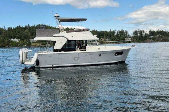 Beneteau 35 Swift Trawler Yacht For Sale