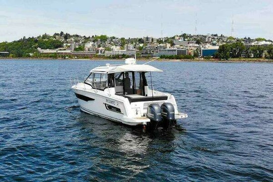 Jeanneau NC Weekender 895 Yacht For Sale