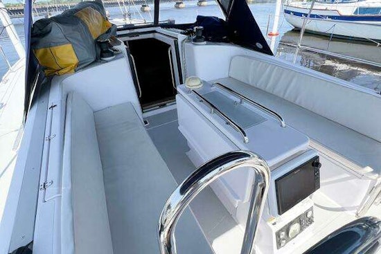 Catalina 425 Yacht For Sale