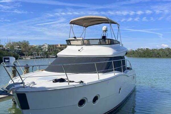 Carver C34 Yacht For Sale