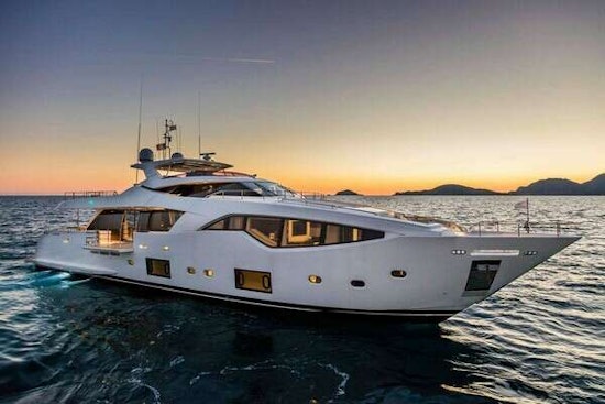 Custom Line  Yacht For Sale