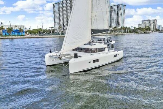 Lagoon 42 Yacht For Sale